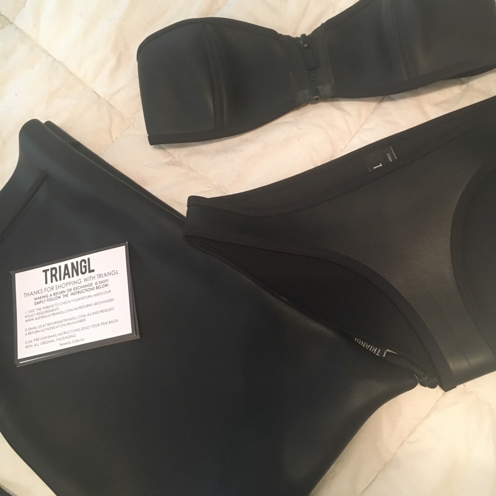 Black triangl bikini & bag!